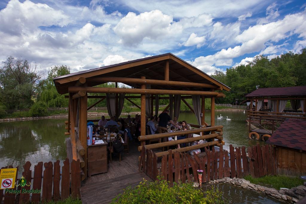 Poiana Bradului Villa Tohatin Bagian luar foto
